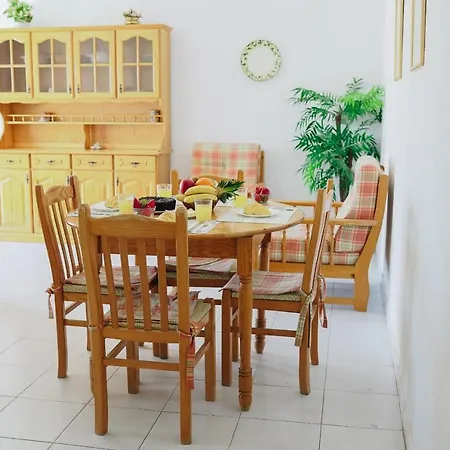 Seaside Spacious Flat - Garage *